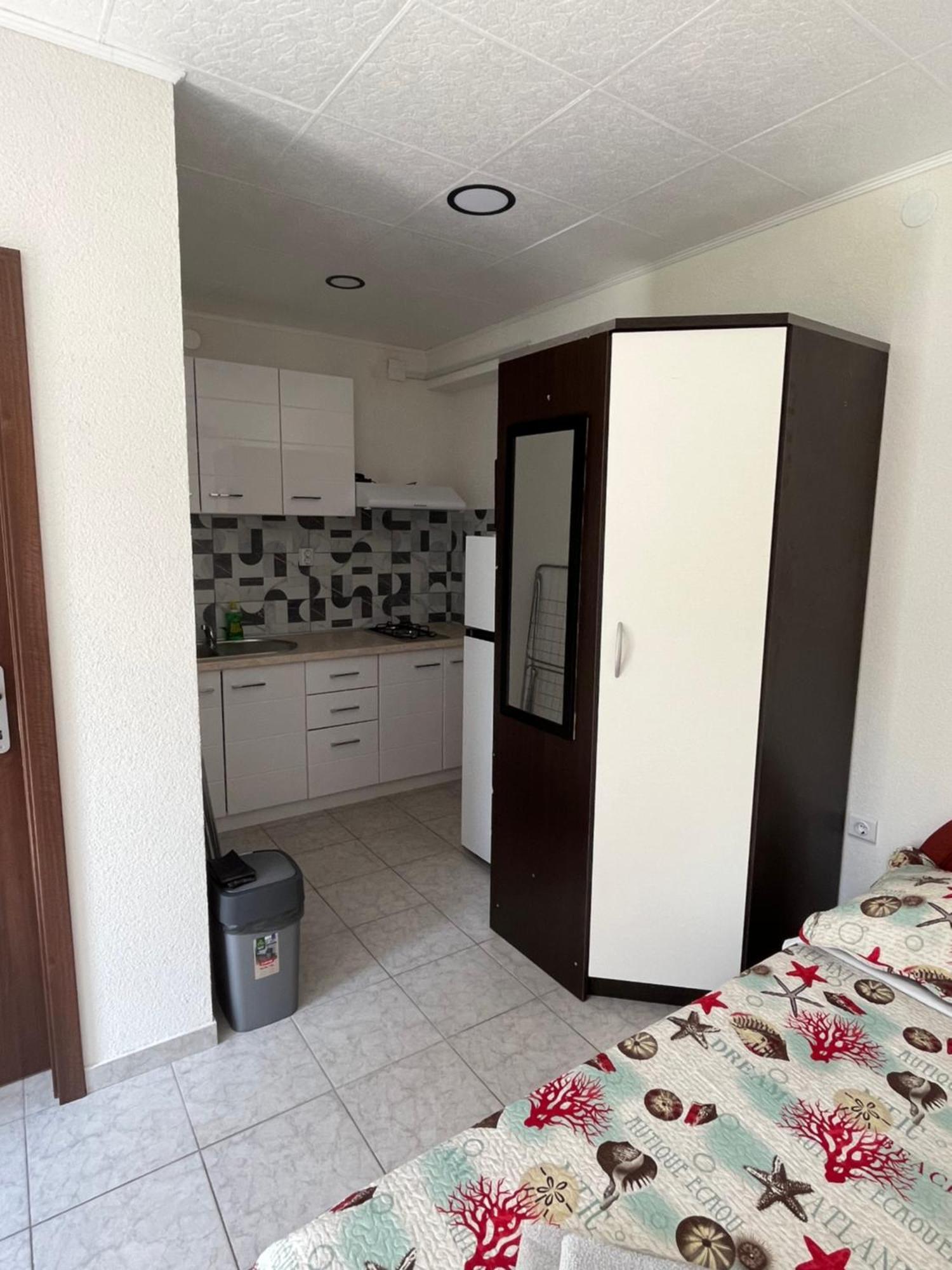 Apartment Eri Примоштен Экстерьер фото